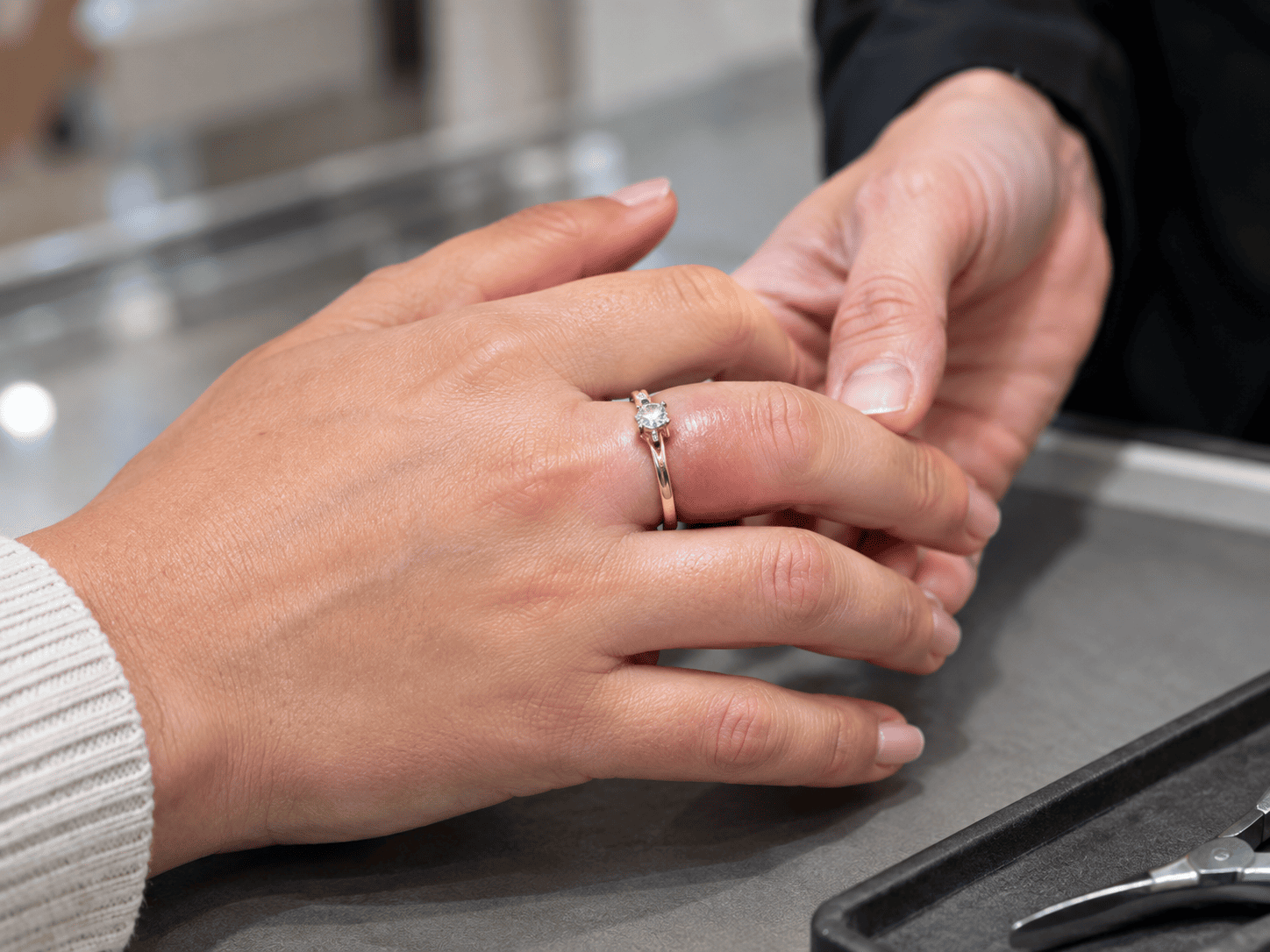 Swolleng Finger ring removalHD ()